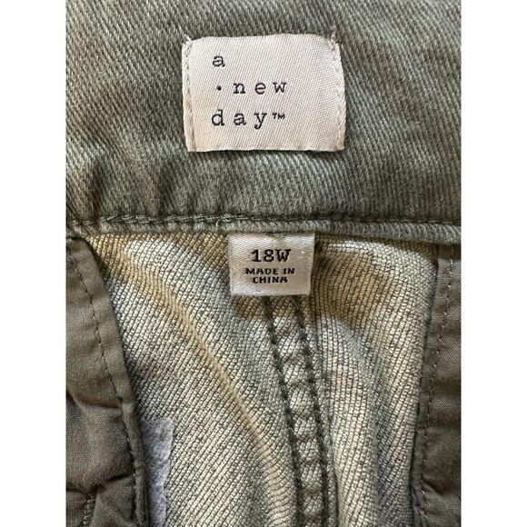 A New Day Womens Plus Size Olive Green Chino's Flat Front Slash Pockets Size 18W - Picture 2 of 4